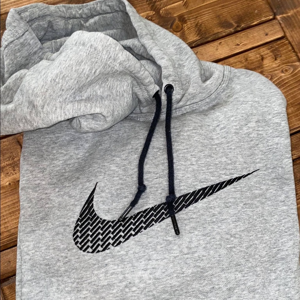 Gray Nike Sweatshirt